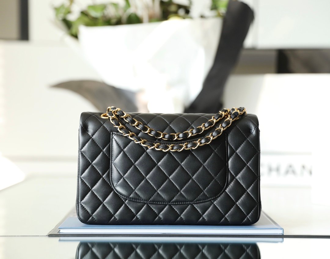 Reference image illustrating Replica Chanel Classic Flap Bag Medium – Design, History & Styling Guide