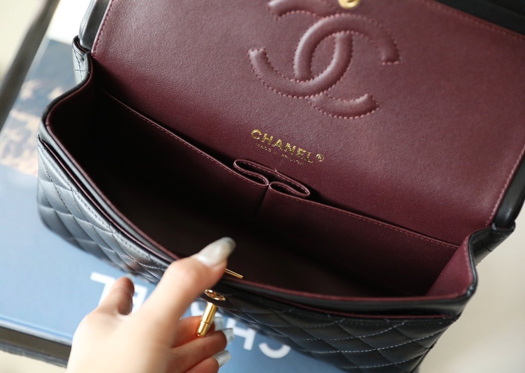 Reference image illustrating Replica Chanel Classic Flap Bag Medium – Design, History & Styling Guide