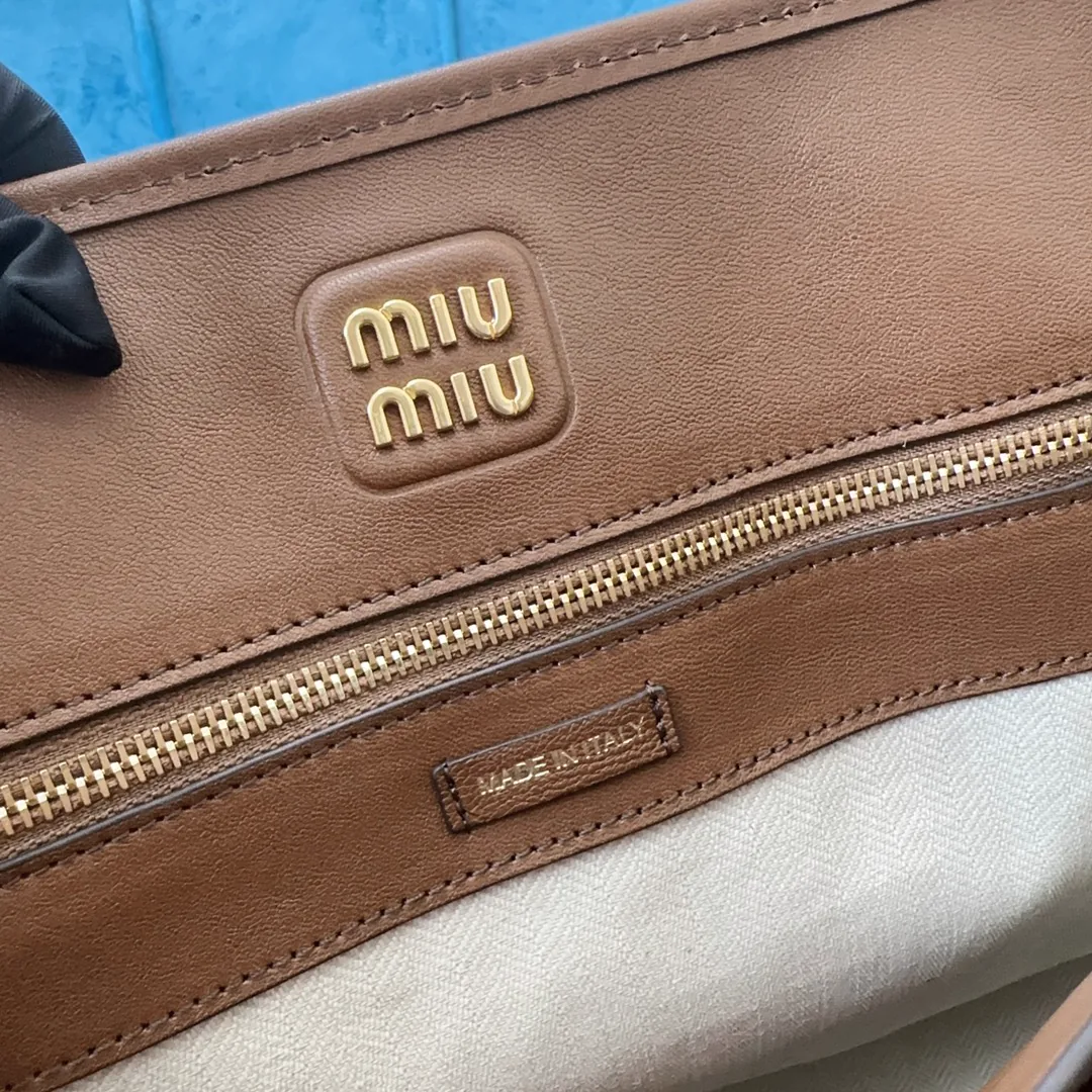 Reference image illustrating Replica Miu Miu Aventure Nappa Tote Bag – Design, History & Styling Guide