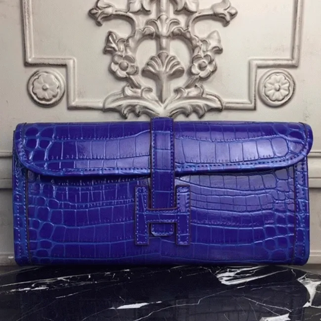 Replica Hermès Jige Elan Clutch Bag in Blue Electric Crocodile Leather – A Style Guide thumbnail