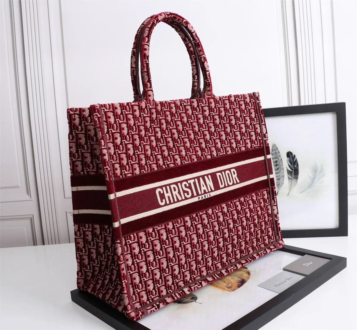Reference image illustrating Replica Dior Book Tote – The Iconic Embroidered Tote Bag for Everyday Luxury