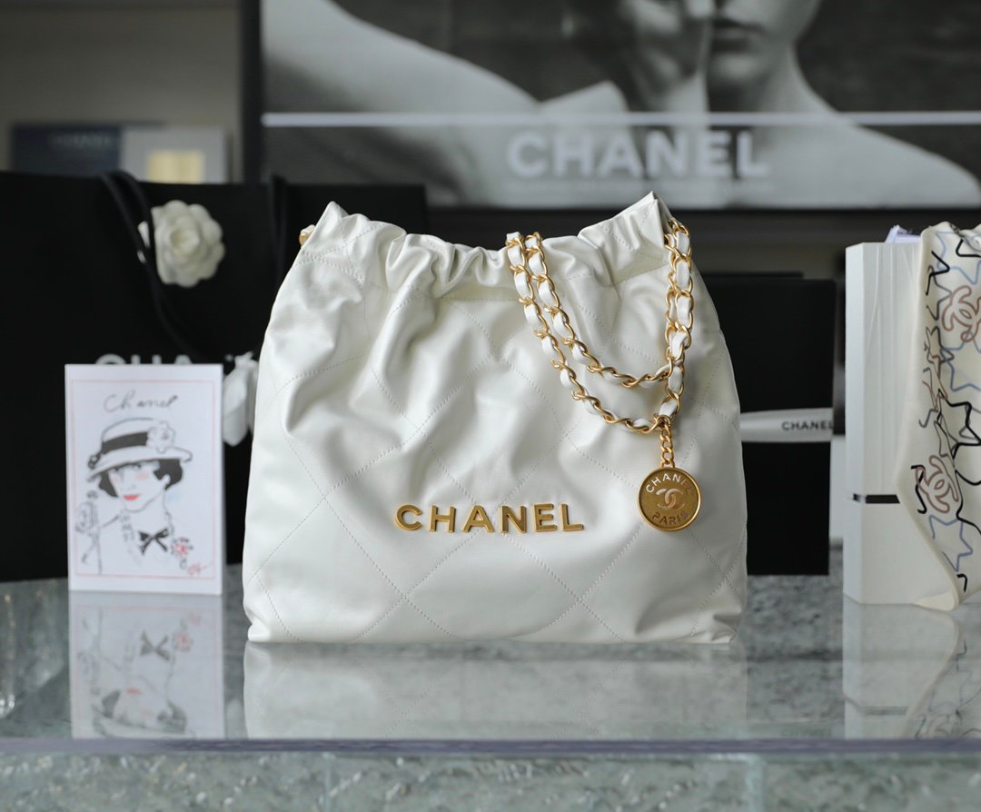 Replica Chanel 22 Small Bag: Design, History & Styling Guide cover image