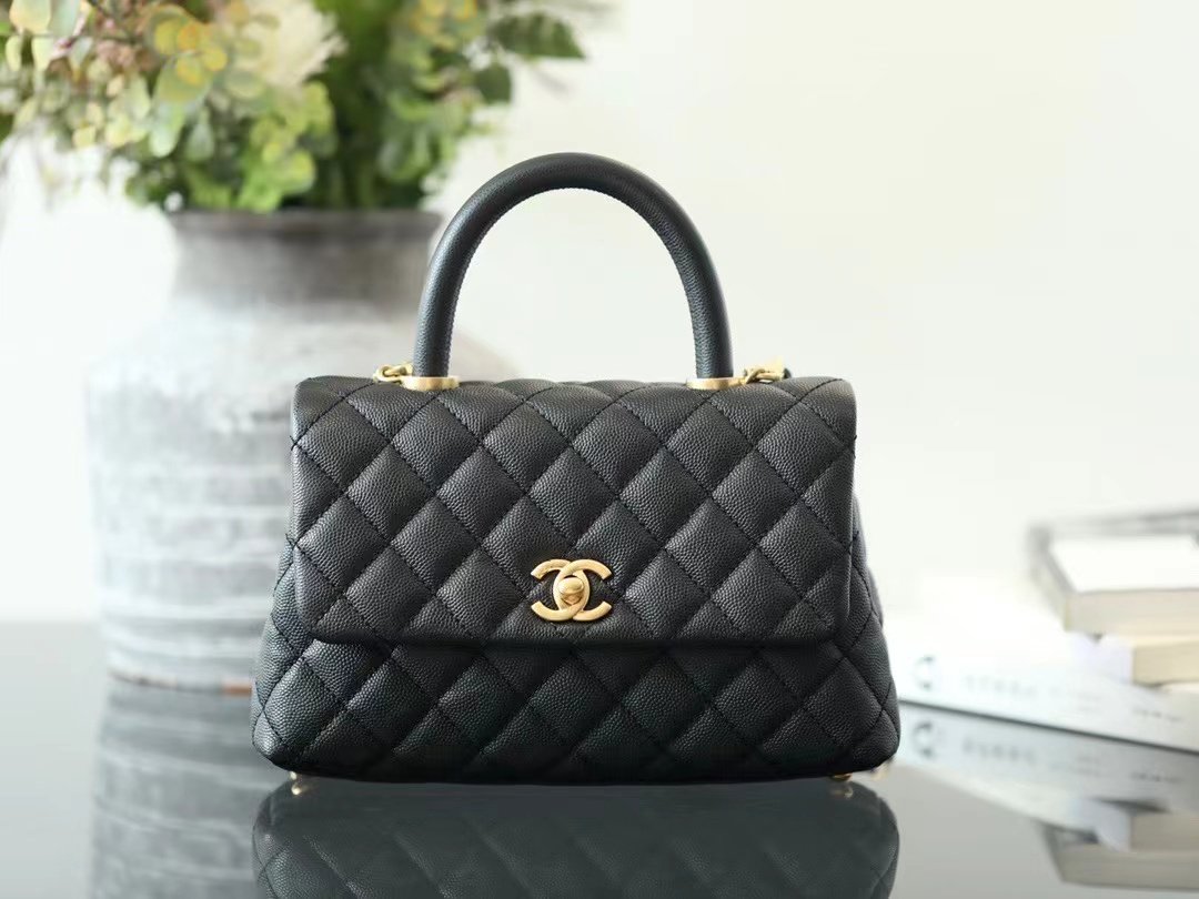 Replica Chanel Coco Handle Bag: A Detailed Guide to the Timeless Flap Design cover image