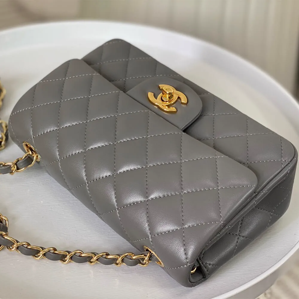 Reference image illustrating Replica Chanel Mini Flap Bag – A Detailed Guide to the Iconic Quilted Crossbody