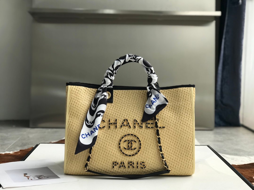 Replica Chanel Tote Bag – Classic Flap-Inspired Shopper with Timeless Appeal cover image