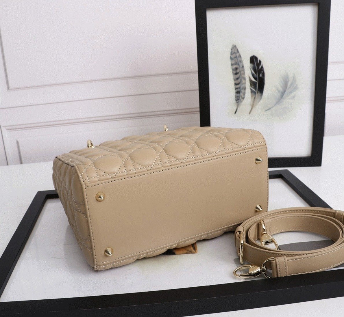 Reference image illustrating Replica Dior Lady Dior Medium Bag in Beige – Design, History & Styling Guide