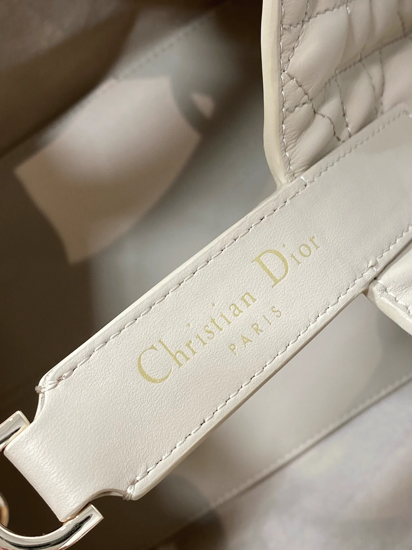 Reference image illustrating Replica Dior Toujours Medium Bag in Beige Macrocannage Calfskin – Style & Design Guide