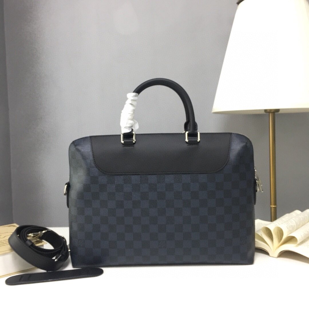 Replica Documents Jour NM: A Detailed Look at the Iconic Louis Vuitton-Inspired Tote cover image