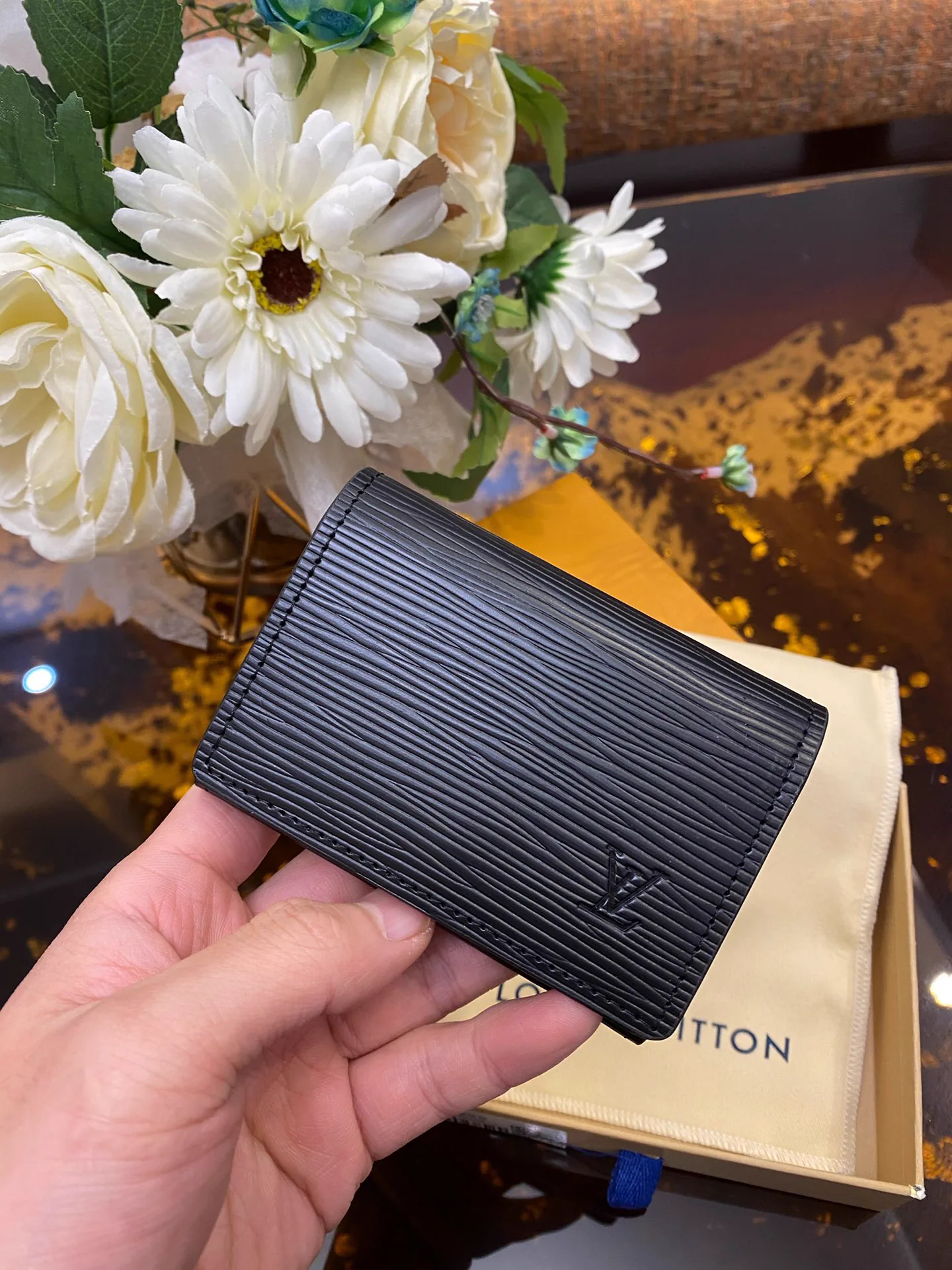 Replica Enveloppe Carte de Visite: A Detailed Guide to the LV-Inspired Card Holder cover image