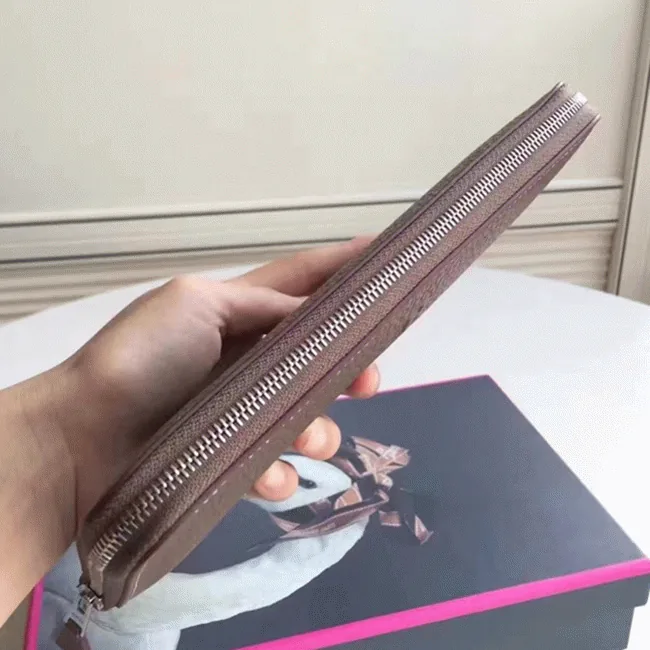 Reference image illustrating Replica Hermès Azap Zipped Wallet in Etoupe – A Detailed Style Guide