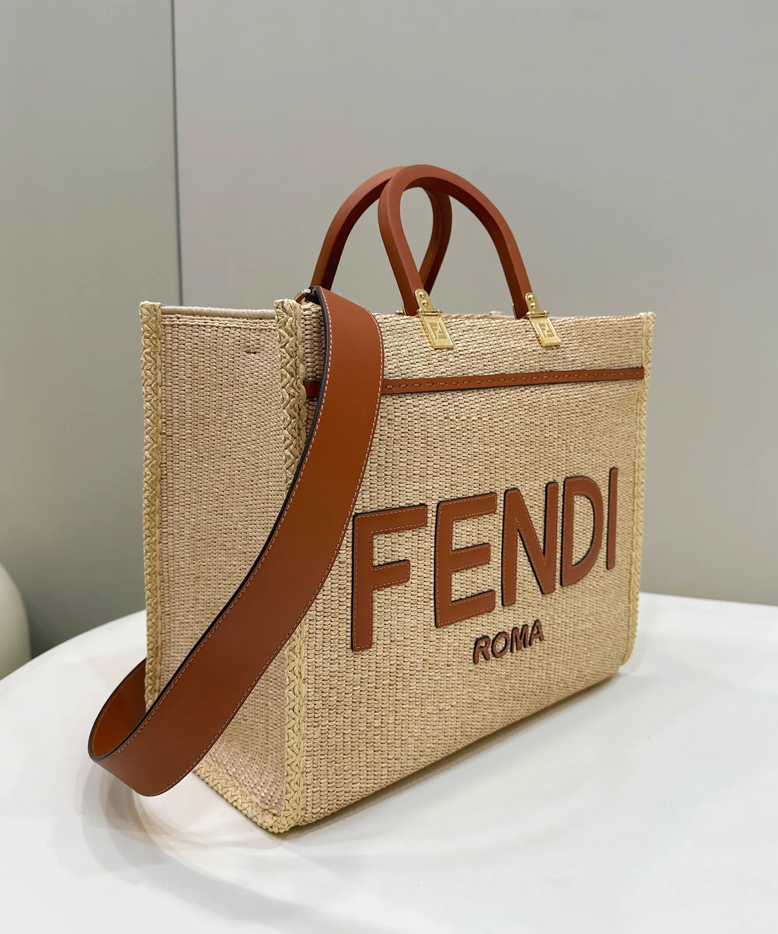 Reference image illustrating Replica Fendi Sunshine Tote – The Iconic Raffia and Leather Shopper