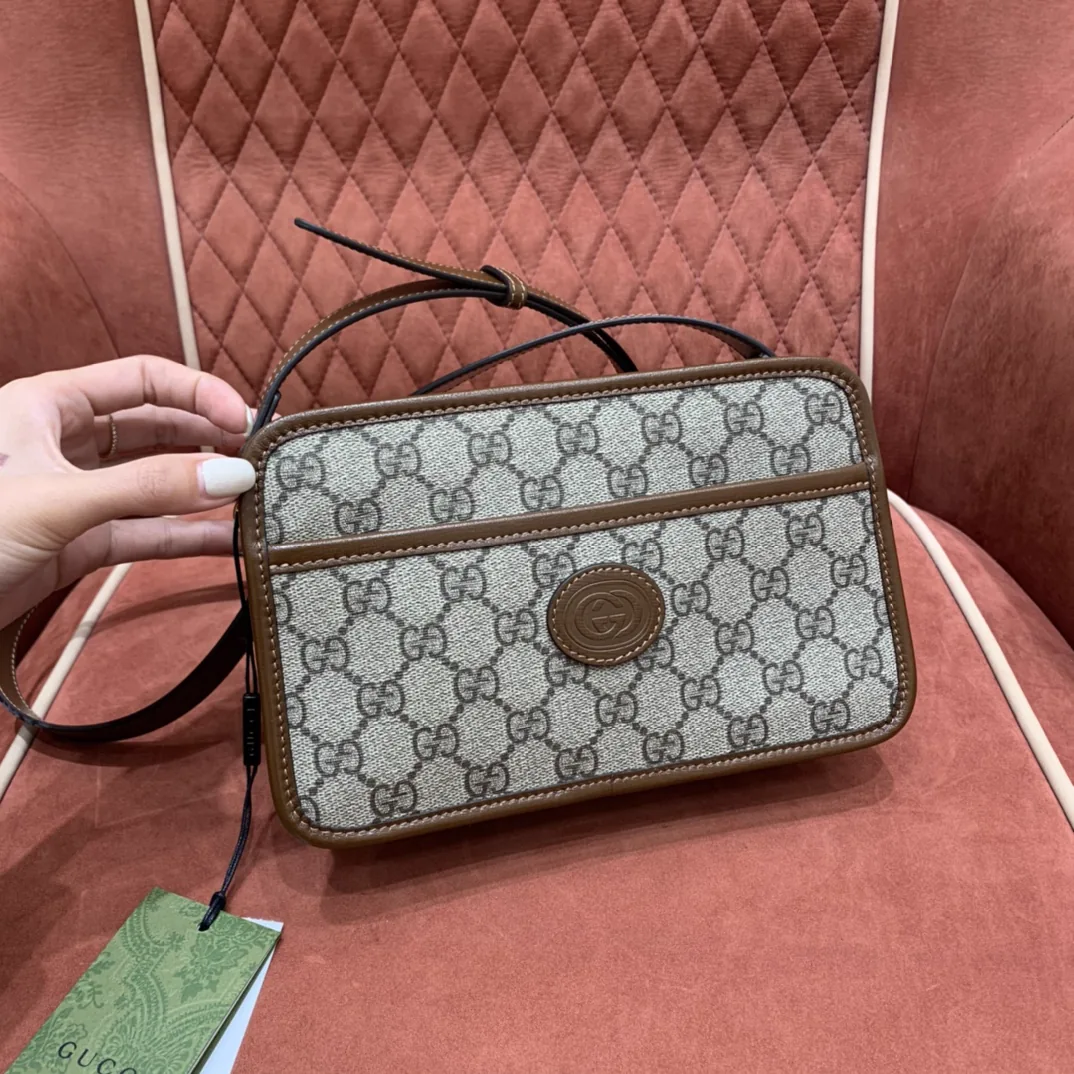 Replica Gucci GG Supreme Clutch Bag – Iconic Canvas Design & Style Guide thumbnail