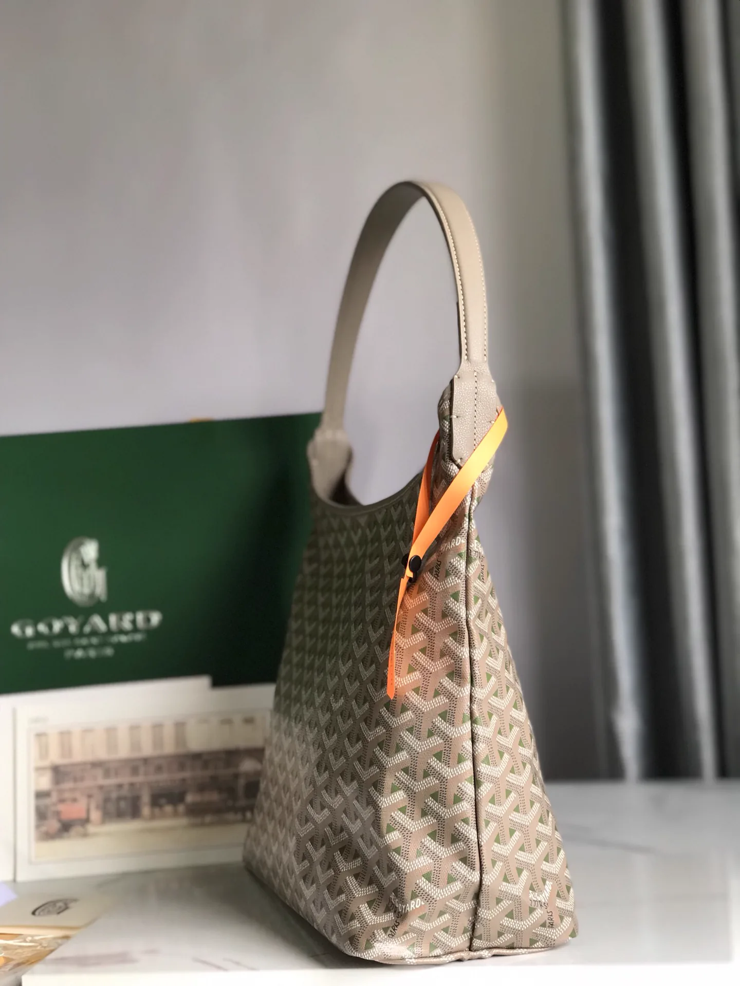 Reference image illustrating Replica Goyard Hobo Bohème Bag – Detailed Style Guide & Design History