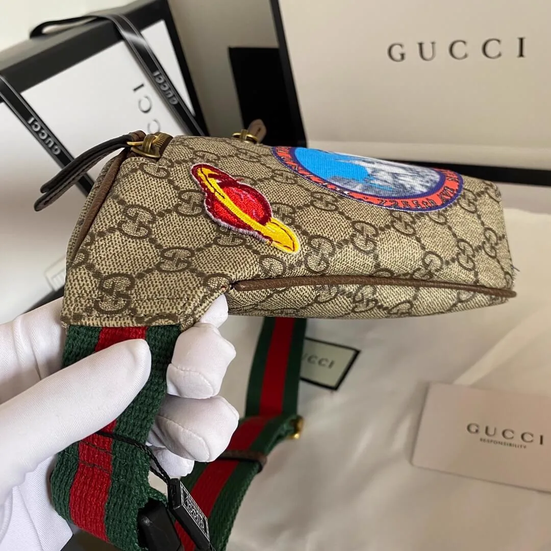 Reference image illustrating Replica Gucci GG Supreme Belt Bag 529711 – Iconic Crossbody in Beige and Ebony Canvas