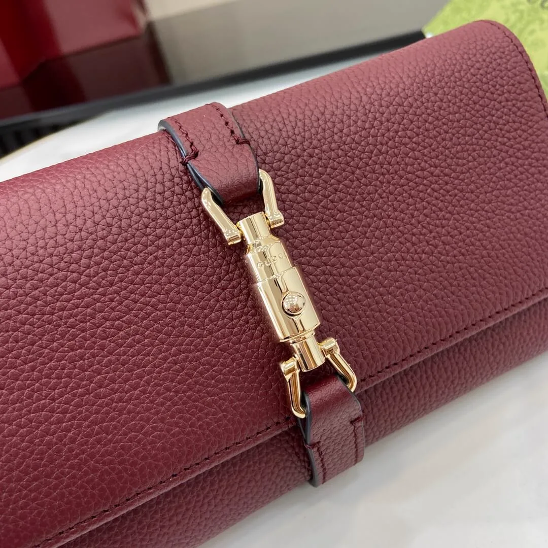 Reference image illustrating Replica Gucci Jackie 1961 Wallet on Chain – Compact Iconic Crossbody Bag