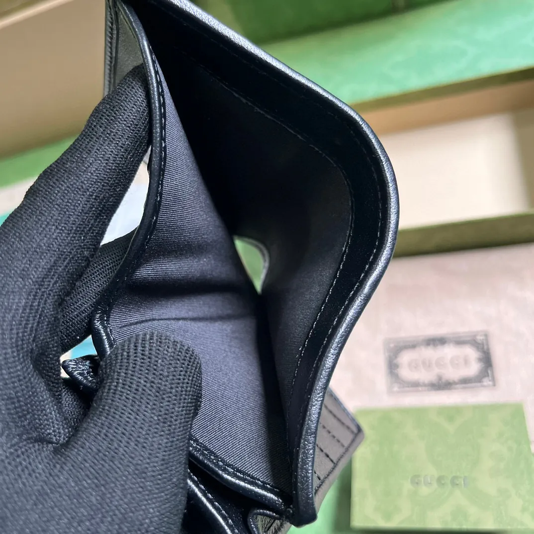 Reference image illustrating Replica Gucci Soho Wallet – Detailed Guide to the Iconic Discontinued Crossbody