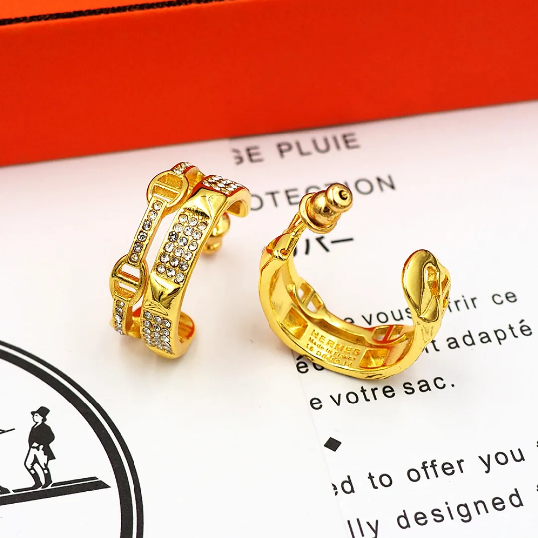 Reference image illustrating Replica Hermès Diamonds Earrings – Inspired by the Iconic French Jewelry Aesthetic