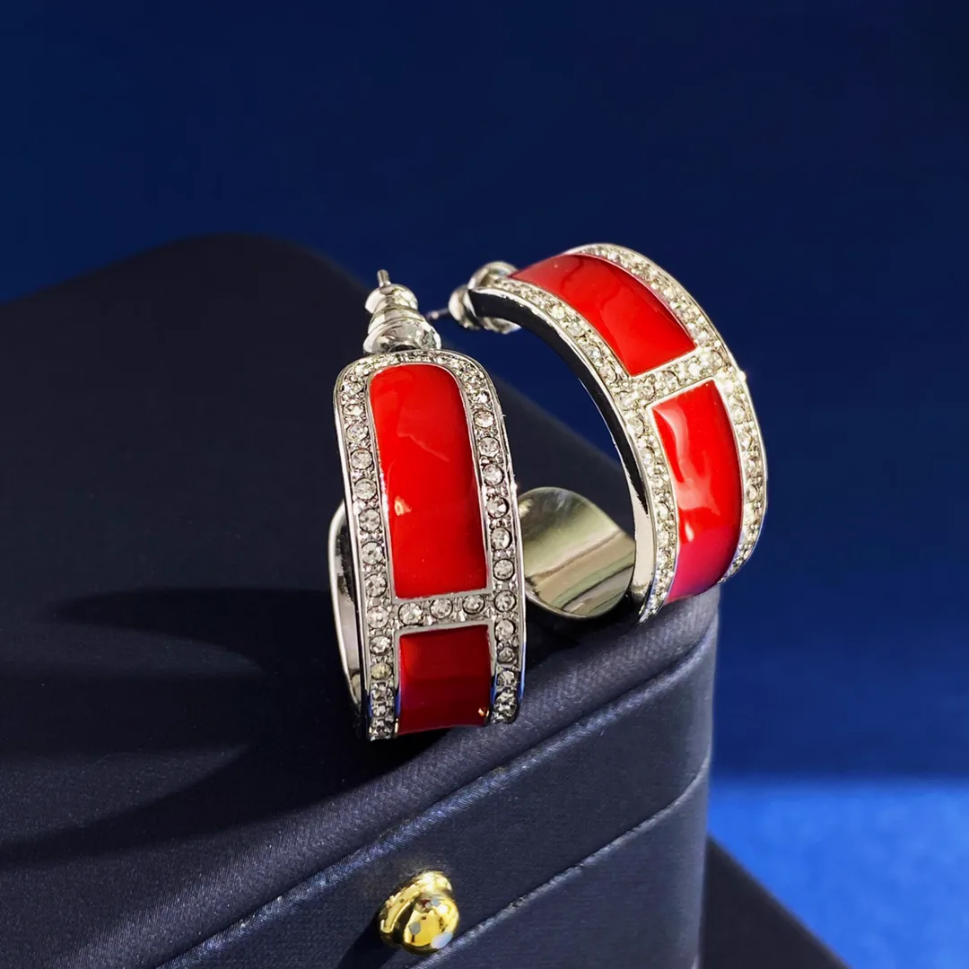 Reference image illustrating Replica Hermès Hoop Earrings: A Detailed Guide to the Iconic Style