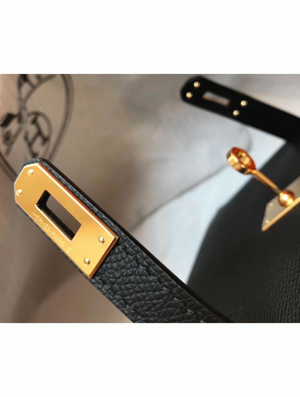 Reference image illustrating Replica Hermès Kelly Mini II Bag in Black: Design, History & Styling Guide