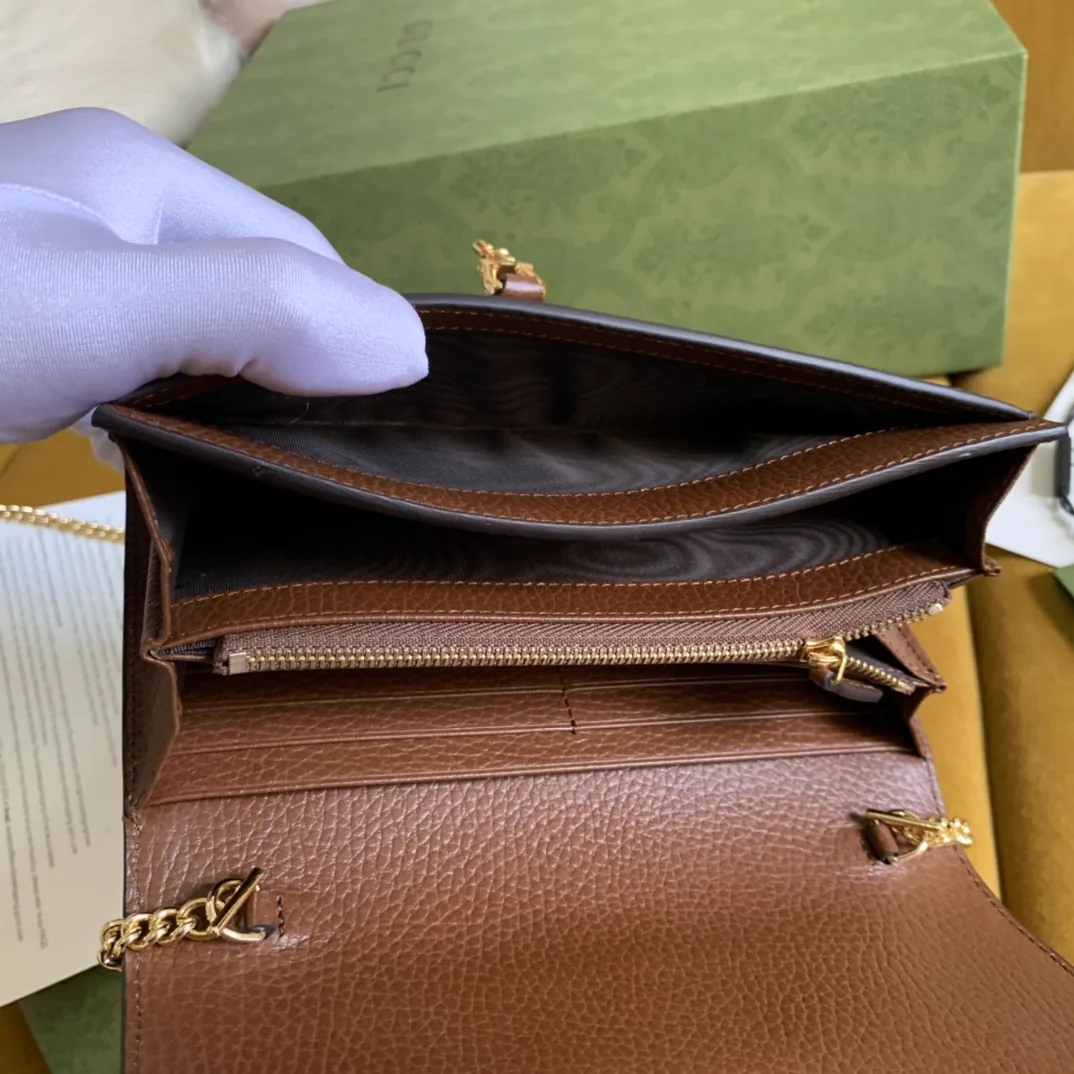 Reference image illustrating Replica Gucci Jackie 1961 Chain Wallet – Compact Icon with Detachable Strap