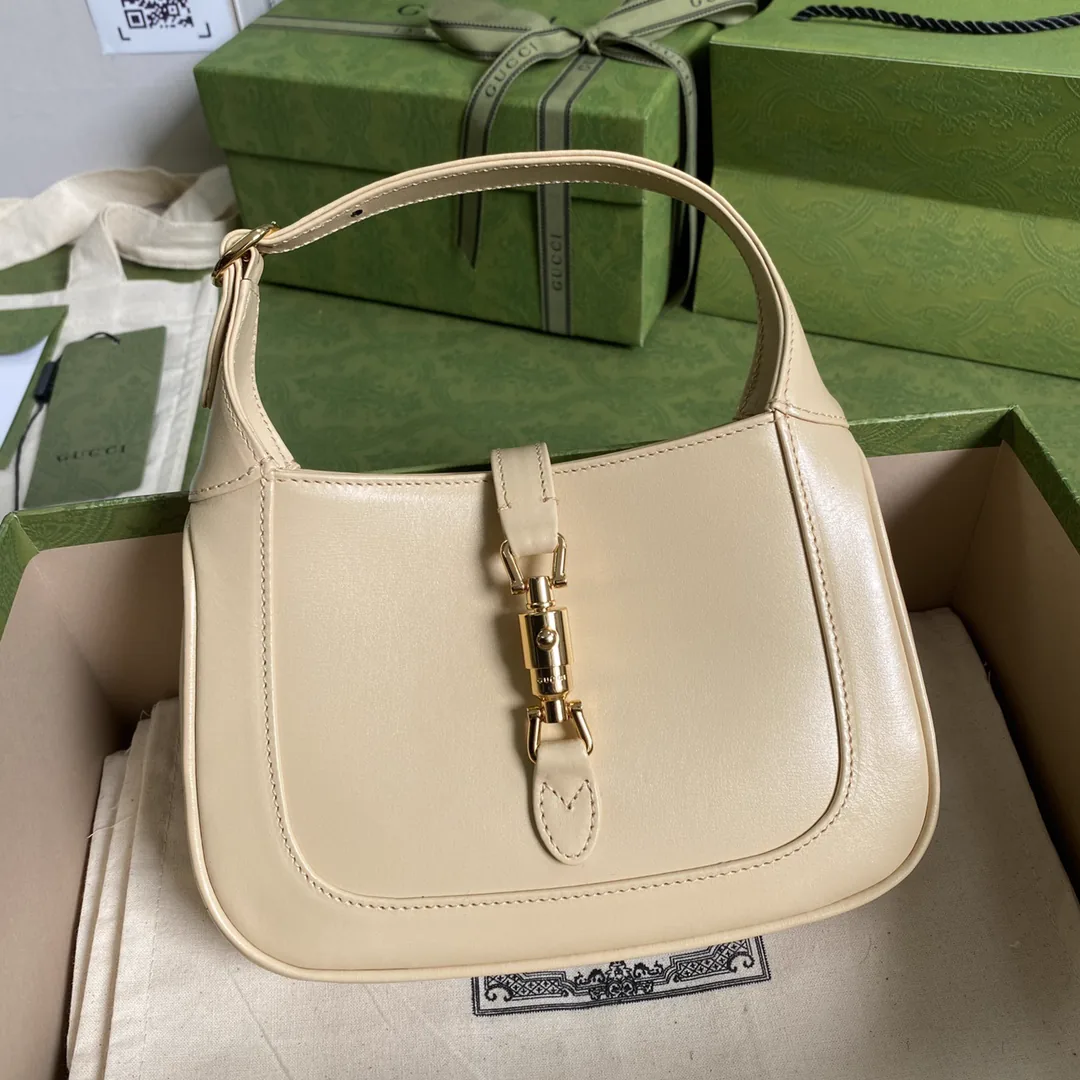 Reference image illustrating Replica Gucci Jackie 1961 Mini Shoulder Bag – Iconic Curved Silhouette & Timeless Design