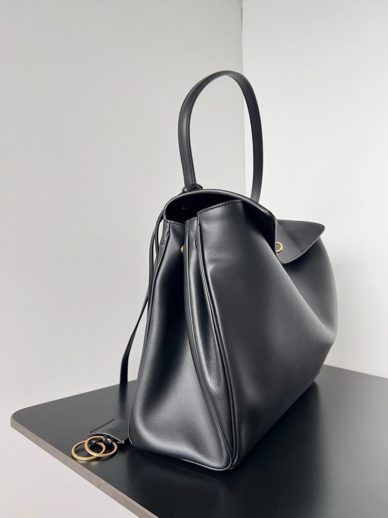 Reference image illustrating Replica Balenciaga Rodeo Large Bag Black Calfskin – Design, History & Styling Guide