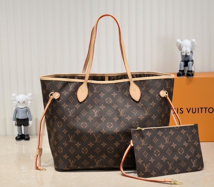 Replica Louis Vuitton Monogram Canvas Neverfull MM Tote in Beige – Iconic Everyday Tote cover image