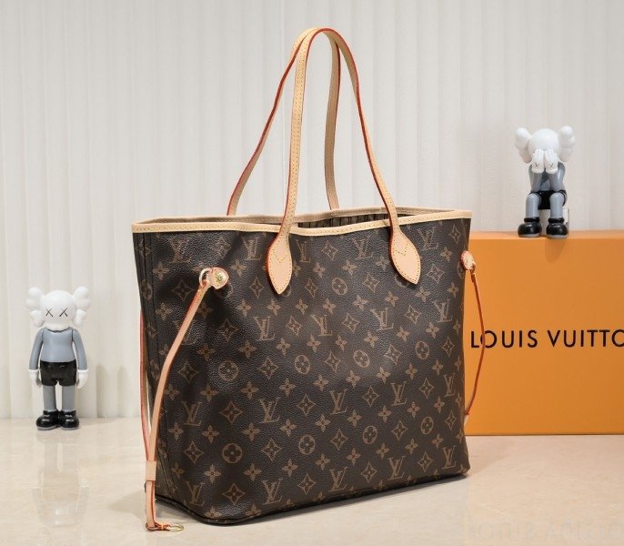Reference image illustrating Replica Louis Vuitton Monogram Canvas Neverfull MM Tote in Beige – Iconic Everyday Tote