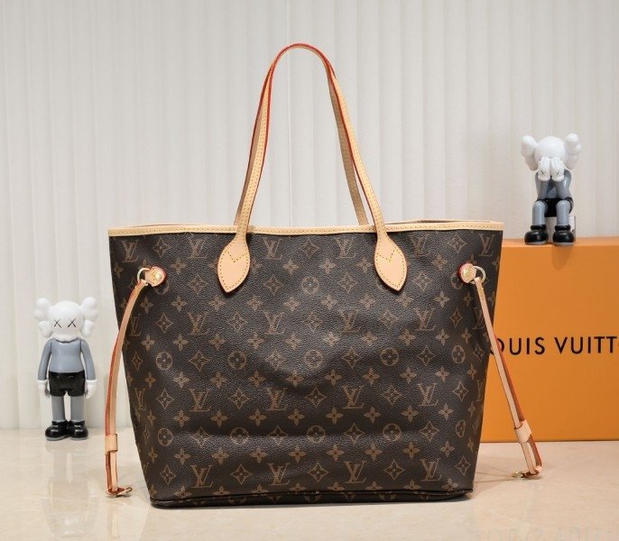 Reference image illustrating Replica Louis Vuitton Monogram Canvas Neverfull MM Tote in Beige – Iconic Everyday Tote