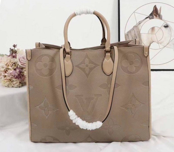 Replica Louis Vuitton Monogram Empreinte Giant Onthego GM Tote in Beige – A Detailed Style Guide cover image