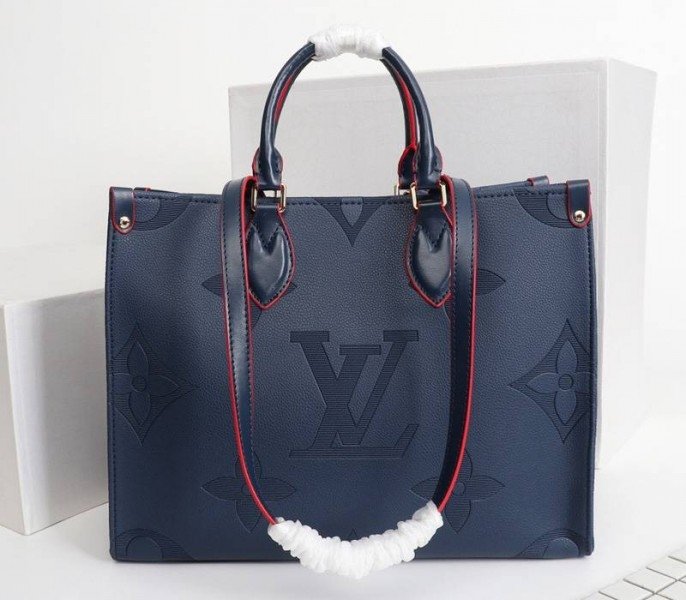 Replica Louis Vuitton Monogram Empreinte Giant Onthego MM Tote in Navy Blue – A Detailed Style Guide thumbnail
