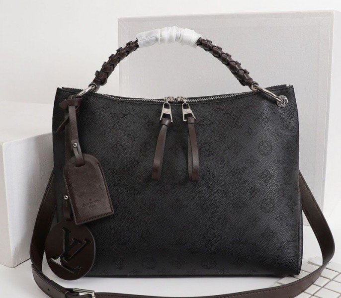 Replica LV Mahina Beaubourg MM Hobo in Black – Design, History & Styling Guide cover image