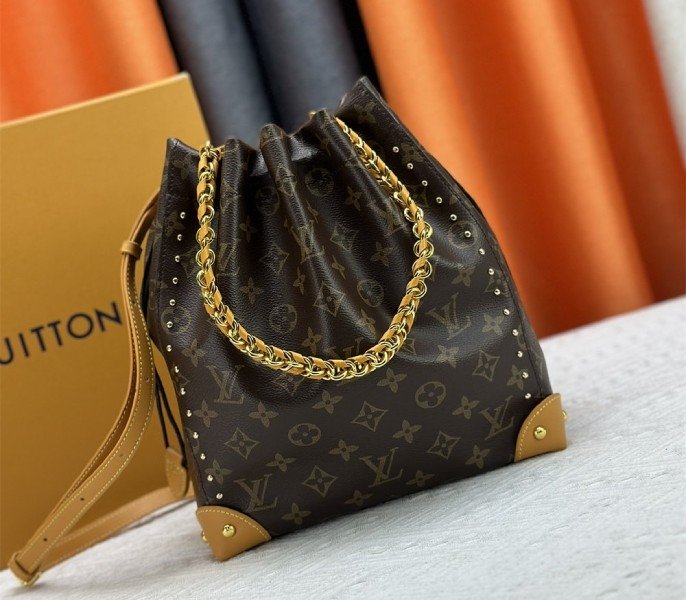Replica Louis Vuitton Monogram Canvas Noé Trunk PM – A Detailed Style Guide cover image
