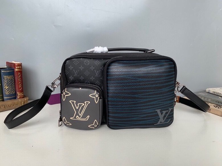 Replica Louis Vuitton Multi Pochette Accessoires: A Detailed Style Guide cover image