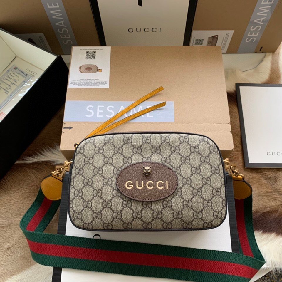 Replica Neo Vintage GG Supreme Messenger Bag – Gucci-Inspired Iconic Design thumbnail