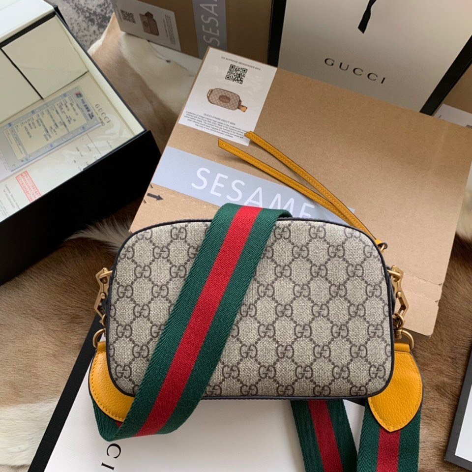 Reference image illustrating Replica Neo Vintage GG Supreme Messenger Bag – Gucci-Inspired Iconic Design