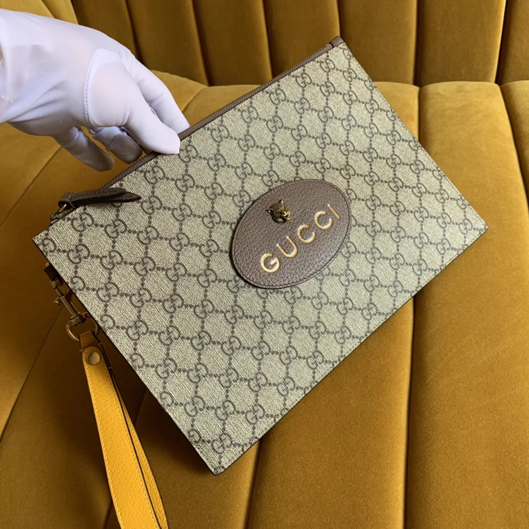 Replica Gucci Neo Vintage GG Supreme Pouch – Iconic Clutch Style Guide cover image
