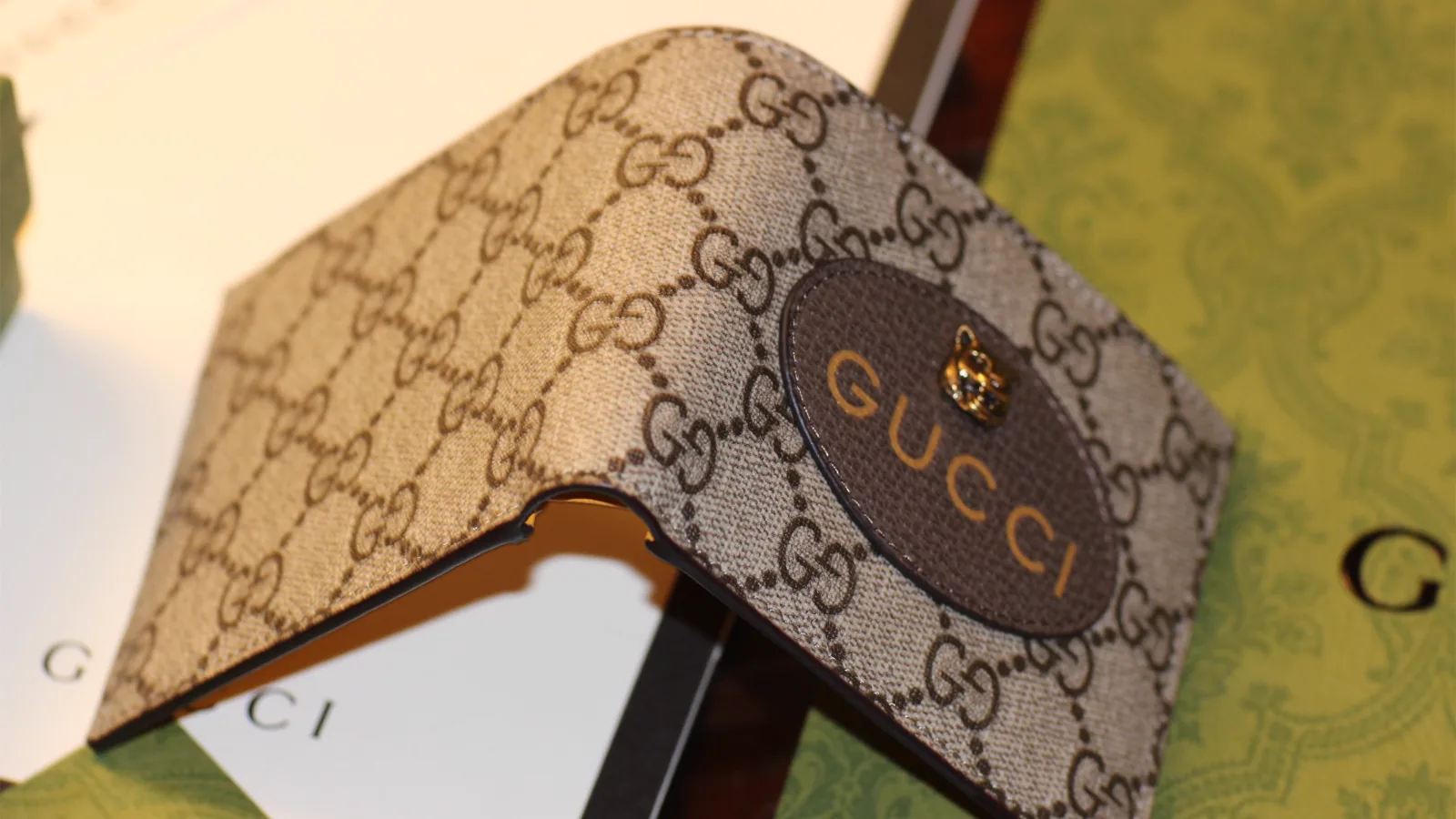 Reference image illustrating Replica Gucci Neo Vintage GG Supreme Wallet: A Detailed Style Guide