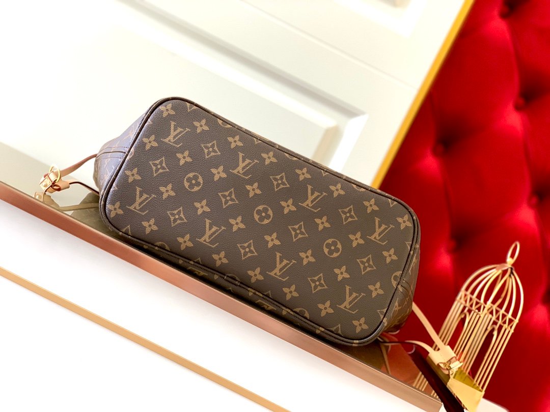 Reference image illustrating Replica Louis Vuitton Neverfull MM Tote Bag – Iconic Monogram Canvas Design & Brand History