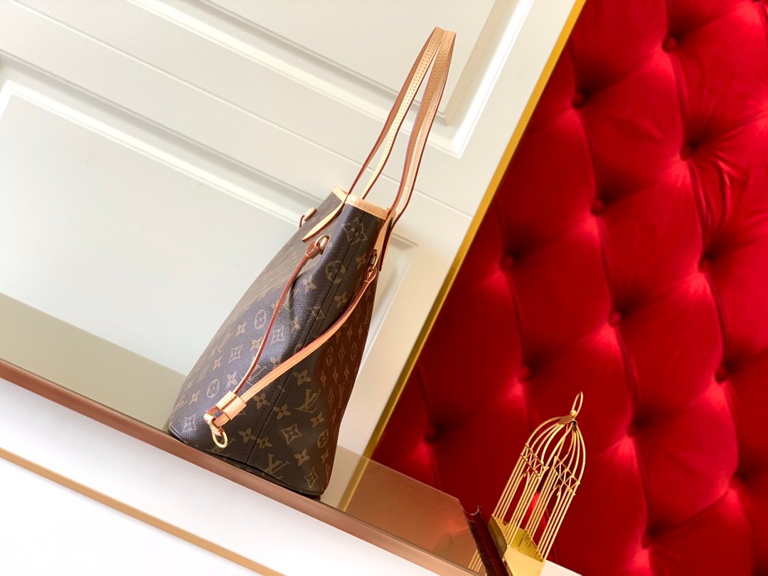 Reference image illustrating Replica Louis Vuitton Neverfull MM Tote Bag – Iconic Monogram Canvas Design & Brand History
