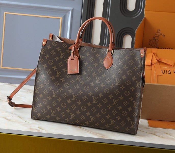 Replica Louis Vuitton OnTheGo GM Tote – Spacious Canvas Tote Inspired by LV’s Iconic Design cover image