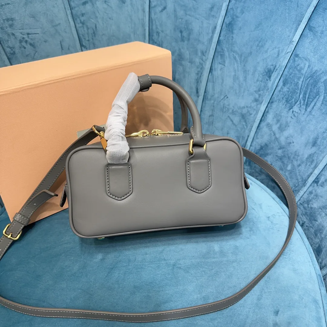Reference image illustrating Replica Miu Miu Softy Badded Shoulder Bag – Quilted Leather Design (Unconfirmed Model)