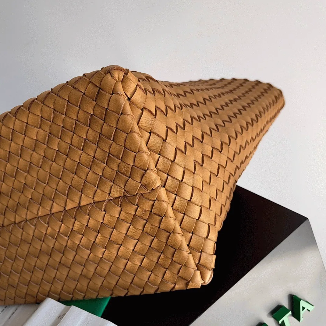 Reference image illustrating Replica Bottega Veneta Cabat Medium Bag in Caramel Intrecciato Lambskin
