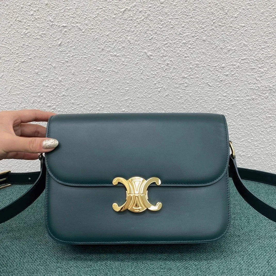 Reference image illustrating Replica Celine Triomphe Medium Bag in Amazone 1987 – A Detailed Style Guide