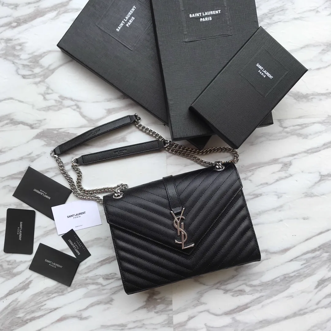 Replica YSL Le 5 À 7 Shoulder Bag in Smooth Leather – Timeless Design Inspired by Yves Saint Laurent cover image
