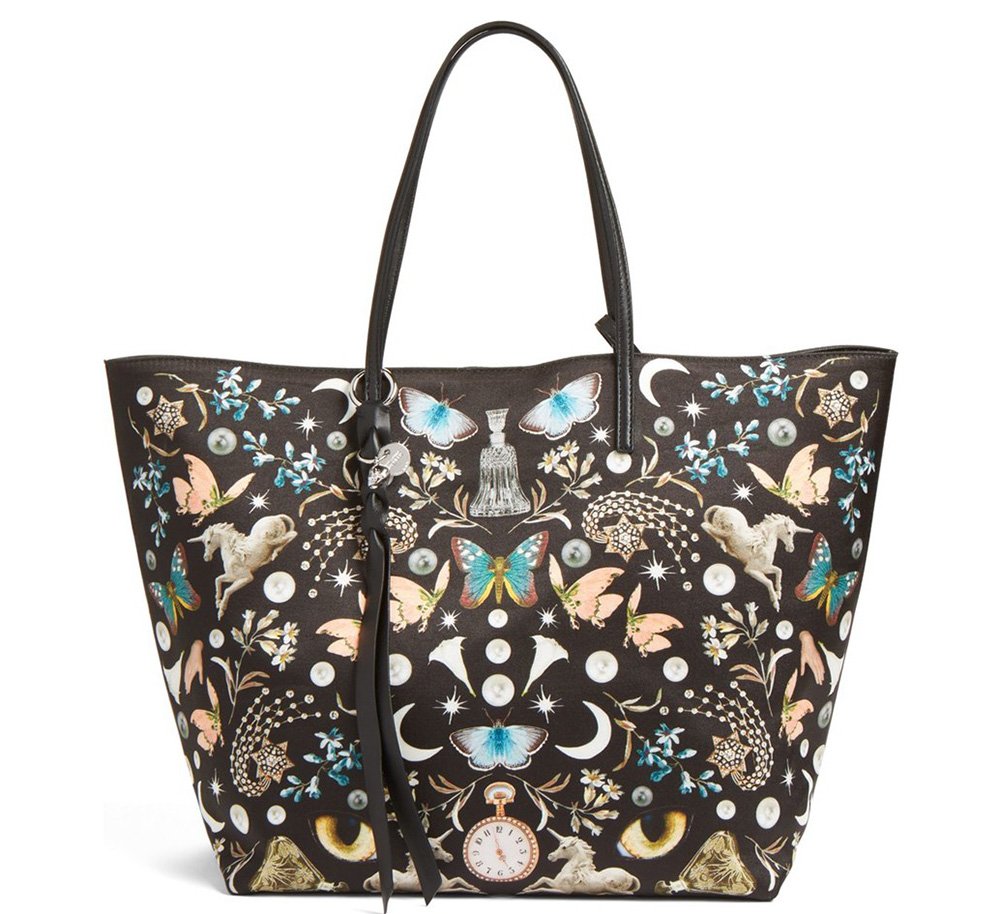 Reference image illustrating 17 Celebrity-Approved Luxury Tote Bags for Effortless Airport Style