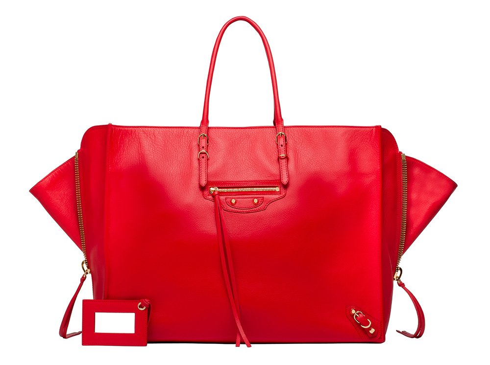 Reference image illustrating 17 Celebrity-Approved Luxury Tote Bags for Effortless Airport Style