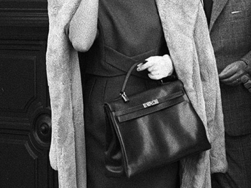 Reference image illustrating 9 Celebrity Handbag Moments That Defined Fashion History