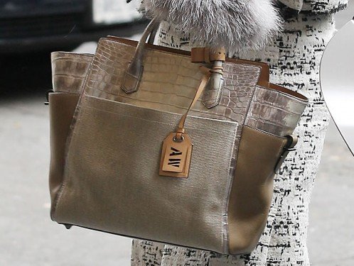 Anna Wintour’s Custom Reed Krakoff Atlantique Tote: A Rare Glimpse of the Vogue Editor’s Handbag Style cover image