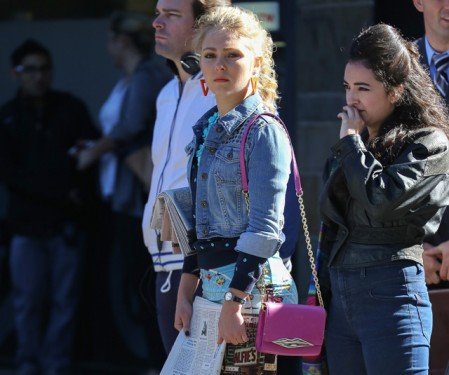 AnnaSophia Robb’s Hot Pink Diane von Furstenberg Flirty Lips Mini Crossbody on The Carrie Diaries Set cover image